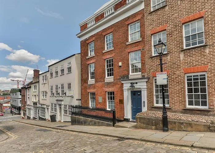 Paradise Square - Remodelled 18Th Century Apartme