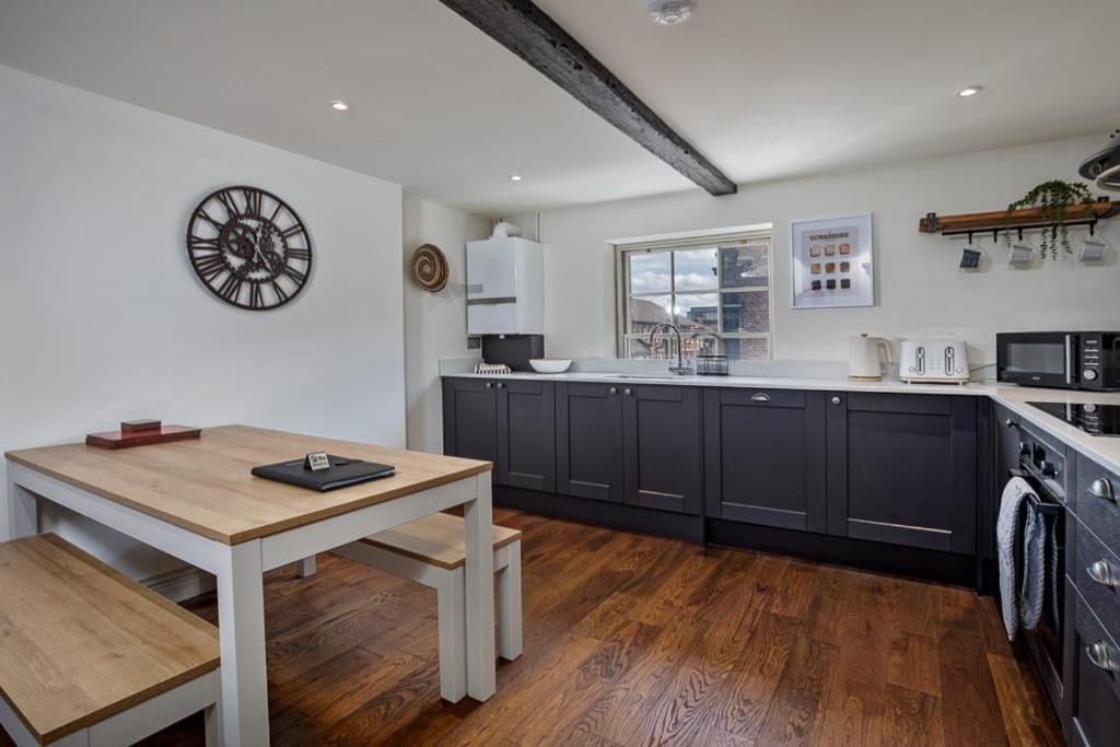 Apartment Paradise Square - Remodelled 18th Century Apartme